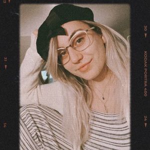 Meet your Posher, Daniella